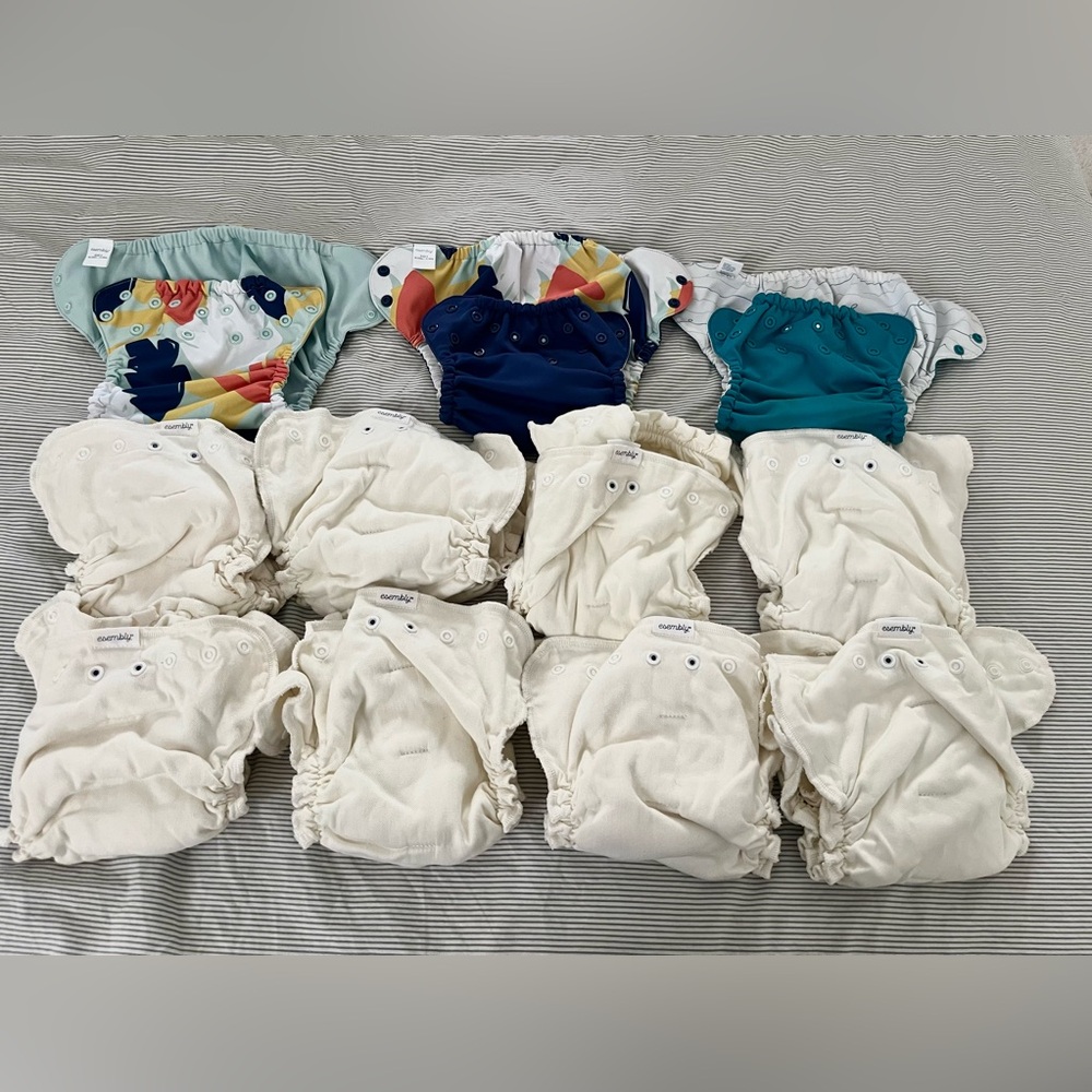 Esembly organic cotton diaper system. Size 2. 3 outers, 8 inners.